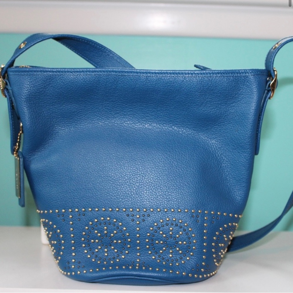 ⭐️💙COACH “RARE” GORGEOUS BLUE STUDDED SHOULDER BAG  PRISTINE INSIDE AND OUT!